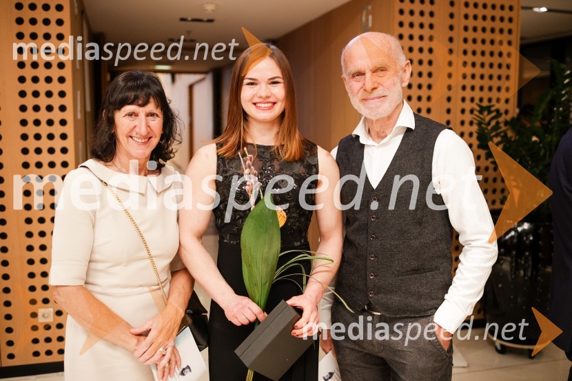  Marija Štremfelj;  Vita Lukan , plezalka;  Andrej ŠtremfeljBloudkovi nagrajenci 2023