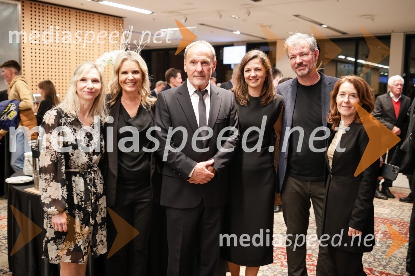  ... ;  Bernarda Žarn, voditeljica;  Viktor Grošelj, predsednik Odbora za podeljevanje Bloudkovih priznanj;  Petra Tramte,  vodja, Sektor za razvoj in programe športa;  ... ;  ... Bloudkovi nagrajenci 2023