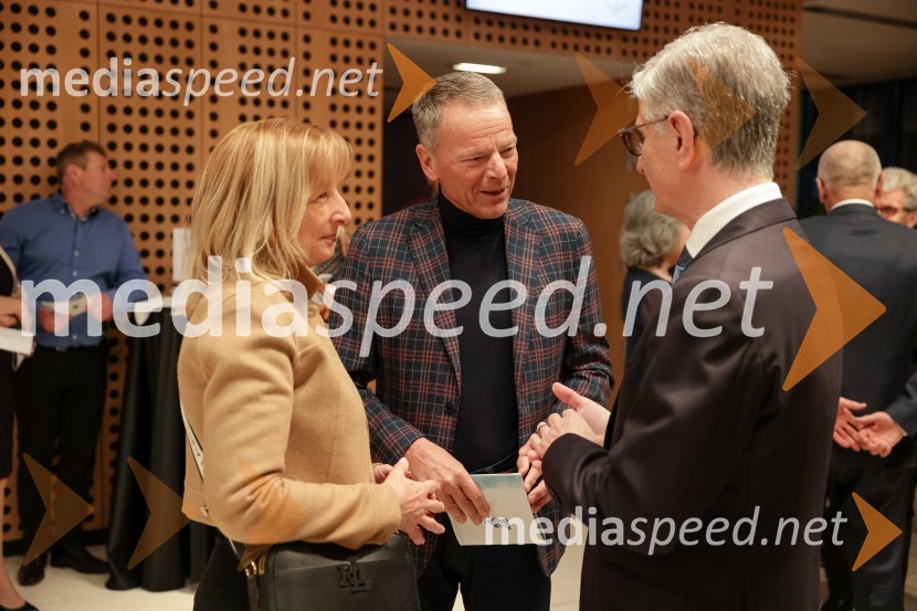  ... ;  ... ;  Franjo Bobinac, podpredsednik in generalni direktor za globalni marketing, Hisense International., predsednik Rokometne zveze SlovenijeBloudkovi nagrajenci 2023