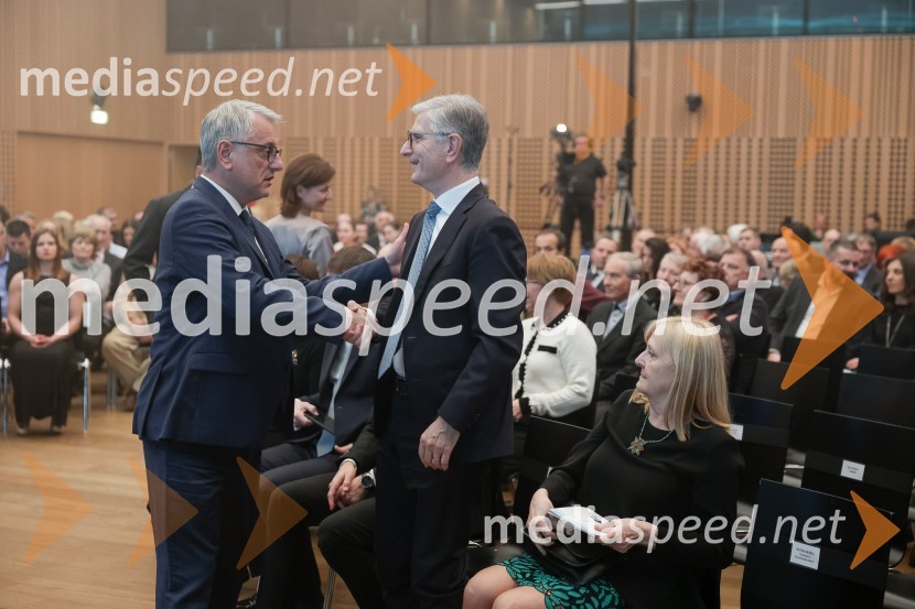  Matjaž Han, minister za gospodarstvo, turizem in šport;  Franjo Bobinac, podpredsednik in generalni direktor za globalni marketing, Hisense International., predsednik Rokometne zveze SlovenijeBloudkovi nagrajenci 2023