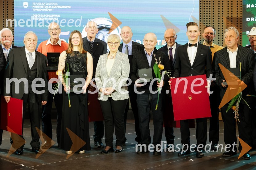  Franc Ekar, alpinist;  Zdenko Mikulin, nekdanji rokometaš;  Vita Lukan , plezalka;  Vojko Orel, upokojeni bivši direktor Javnega zavoda za šport Nova Gorica; dr. Nataša Pirc Musar, predsednica Republike Slovenije;  Danilo Vladimir Sergaš, nogometni trener;  Janez Slatinšek;  Janez Penca, nekdanji vrhunski atlet, pedagog, trener;  Anže Lanišek, smučarski skakalec;  Marko Pintarič, predsednik organizatorja maratona treh src, vodja dogodkov v Radenski Adriatic;  Edvard Hafner, nekdanji hokejist in trenerBloudkovi nagrajenci 2023