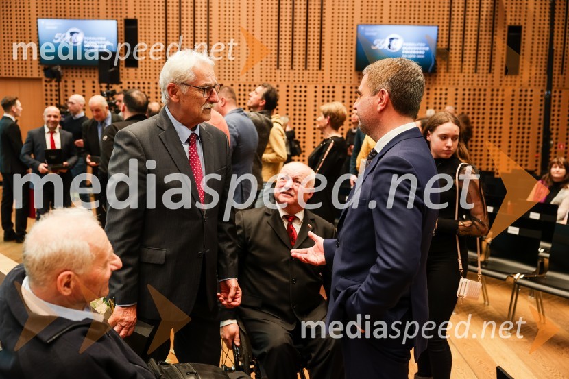  Franc Hočevar, predsednik RC Ljubljana;  ... ;  ... Bloudkovi nagrajenci 2023