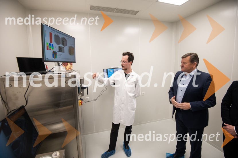  ... ; dr. Aleksander Jevšek, minister za kohezijo in regionalni razvojSlovesna otvoritev prenovljenega laboratorija Pomurski laboratorij