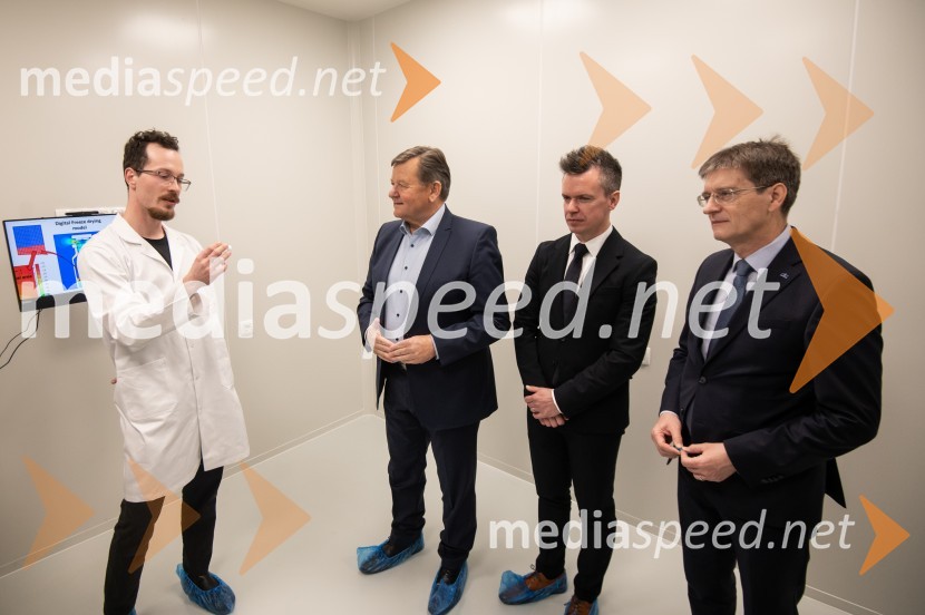  ... ; dr. Aleksander Jevšek, minister za kohezijo in regionalni razvoj; prof. dr. Matej Vesenjak, dekan, Fakulteta za strojništvo UM; prof. dr. Zdravko Kačič, rektor Univerze v MariboruSlovesna otvoritev prenovljenega laboratorija Pomurski laboratorij
