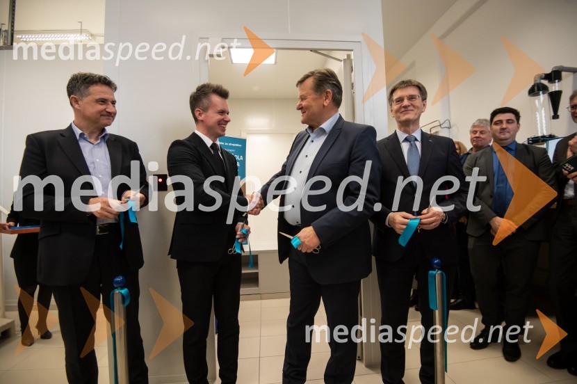  Robert Grah, direktor, Pomurska gospodarska zbornica; prof. dr. Matej Vesenjak, dekan, Fakulteta za strojništvo UM; dr. Aleksander Jevšek, minister za kohezijo in regionalni razvoj; prof. dr. Zdravko Kačič, rektor Univerze v MariboruSlovesna otvoritev prenovljenega laboratorija Pomurski laboratorij