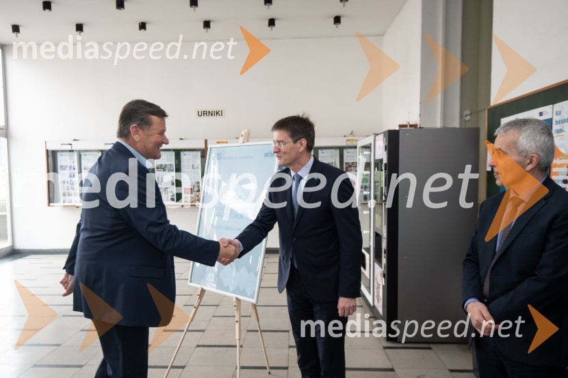 dr. Aleksander Jevšek, minister za kohezijo in regionalni razvoj; prof. dr. Zdravko Kačič, rektor Univerze v MariboruSlovesna otvoritev prenovljenega laboratorija Pomurski laboratorij