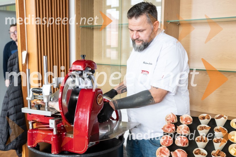  Boštjan Lačen, kuharski mojsterSlovesna otvoritev prenovljenega laboratorija Pomurski laboratorij