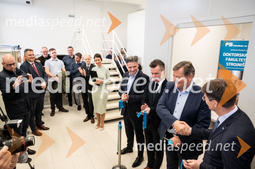  Robert Grah, direktor, Pomurska gospodarska zbornica; prof. dr. Matej Vesenjak, dekan, Fakulteta za strojništvo UM; dr. Aleksander Jevšek, minister za kohezijo in regionalni razvoj; prof. dr. Zdravko Kačič, rektor Univerze v MariboruSlovesna otvoritev prenovljenega laboratorija Pomurski laboratorij