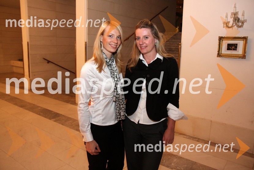 Ana Šinkovec, pianistka ter organizacijski vodja Savitre in Irena Kržan, marketing časopisa The Slovenia timesDeveti abonmajski koncert cikla Savitra: David Lootvoet, harfist