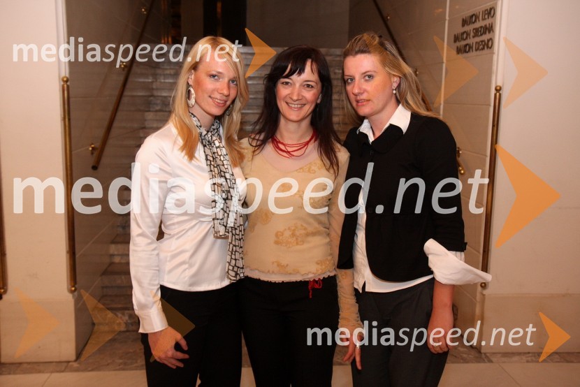 Ana Šinkovec, pianistka ter organizacijski vodja Savitre, Loti Zupančič, Savitra in Irena Kržan, marketing časopisa The Slovenia timesDeveti abonmajski koncert cikla Savitra: David Lootvoet, harfist