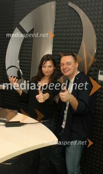Nataša Godec, moderatorka na Radiu 1 in Sašo Papp, programski direktor radijske mreže Infonet ter moderator na Radiu 1Radio 1, otvoritev nove radijske postaje