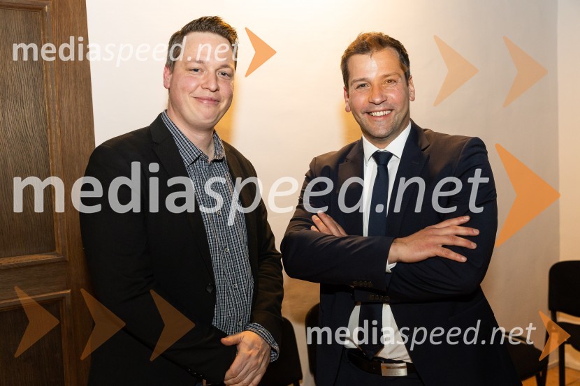 dr. Ambrož Kvartič, avtor besedila, Musical Povodni mož;  Gregor Trebušak, urednik oddaje Svet na Kanalu ASrečanje avtorjev Mladinske knjige in Cankarjeve založbe