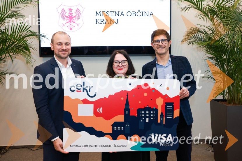  Blaž Brodnjak, predsednik uprave NLB, Manager leta 2022;  Alenka Mejač Krassnig, direktorica Vise za Slovenijo;  Matjaž Rakovec, župan Mestne občine KranjPredstavitev mestne kartice CeKR, Mestna občina Kranj