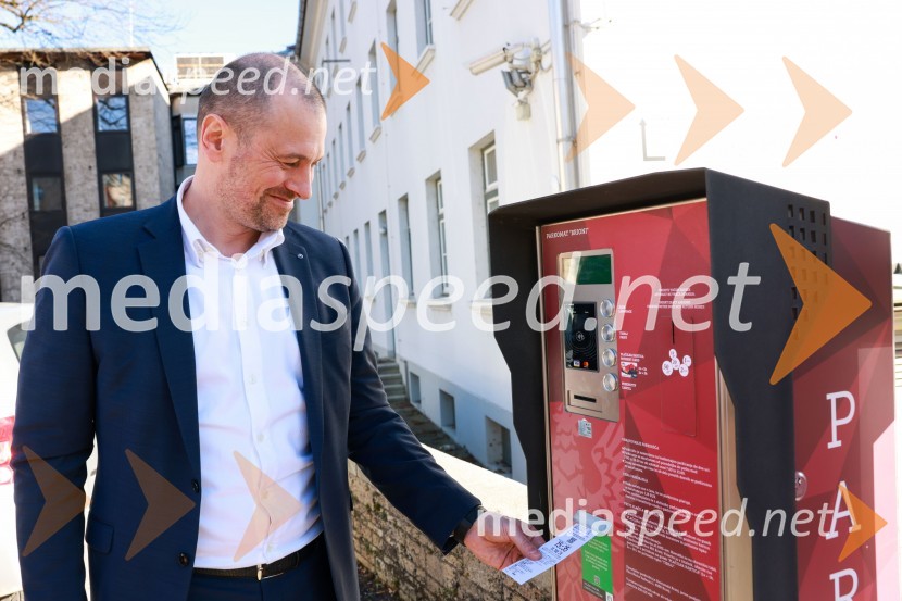  Blaž Brodnjak, predsednik uprave NLB, Manager leta 2022Predstavitev mestne kartice CeKR, Mestna občina Kranj