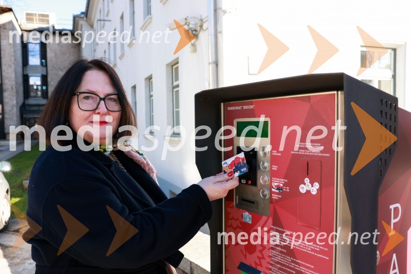  Alenka Mejač Krassnig, direktorica Vise za SlovenijoPredstavitev mestne kartice CeKR, Mestna občina Kranj