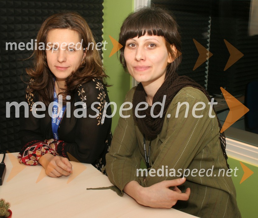 Nataša Meznarič, vodja službe za odnose z javnostmi in 
marketing na Radiu 1 in Ana Vogrin, producentka jutranjega programa na Radiu 1 
Radio 1, otvoritev nove radijske postaje