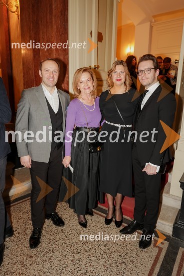  Klemen Valter, poslovni vodja programa, SNG Opera in Balet Ljubljana; dr. Sonja Ukmar, specialistka družinske medicine;  Barbara Čepirlo Čičigoj, odnosi z javnostjo Opera in Balet Ljubljana;  Ayrton Desimpelaere, belgijski dirigentMaría de Buenos Aires, premiera baleta v SNG Opera in balet Ljubljana