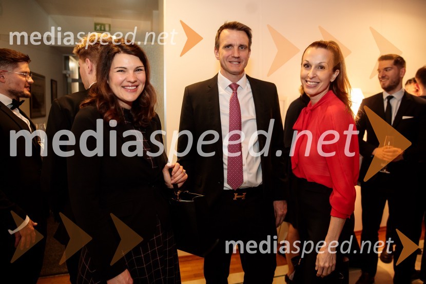  Maja Šubic, Odvetniška pisarna Senica & partnerji, d.o.o.;  ... ;  Draga  Cukjati, REWE International AGSrečanje Alumni kluba Fundacije Parus