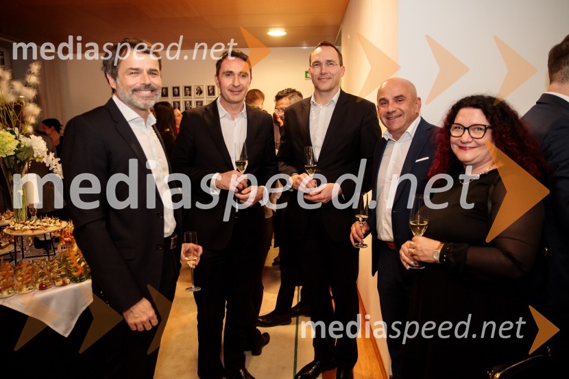 mag. Rok  Vodnik, direktor Kolektor Technologies d.o.o;  Gregor  Jamnik, direktor hotela Slon;  Rasto Oderlap, direktor, podjetje Autocommerce d.o.o.;  Marjan Hribar, župan, Občina Šmarješke Toplice;  ... Srečanje Alumni kluba Fundacije Parus