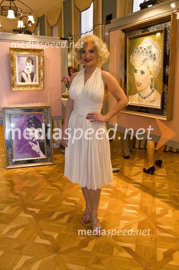 Danica Lovenjak kot Marilyn MonroeThe Art of Luxury, from Gustav Klimt to Marilyn Monroe, otvoritev razstave Daniele Ermes Donde