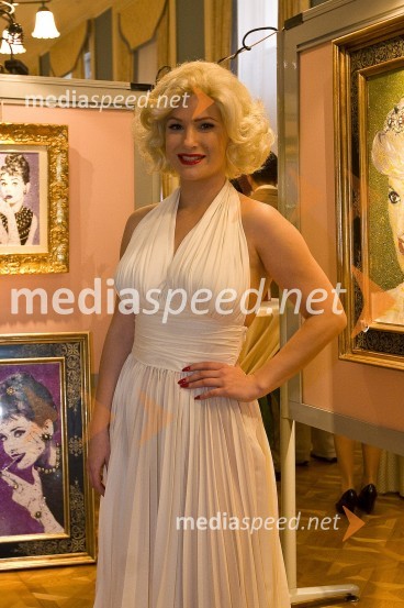 Danica Lovenjak kot Marilyn MonroeThe Art of Luxury, from Gustav Klimt to Marilyn Monroe, otvoritev razstave Daniele Ermes Donde