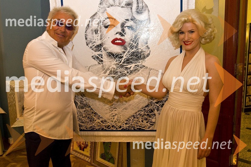 Prof. Daniele Ermes Dondé, italijanski slikar in Danica Lovenjak kot Marilyn MonroeThe Art of Luxury, from Gustav Klimt to Marilyn Monroe, otvoritev razstave Daniele Ermes Donde