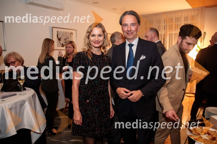  Katarina Kresal, odvetnica, nekdanja ministrica za notranje zadeve;  Tomislav Čizmić, predsednik poslovodstva družbe, Telemach Slovenija d.o.o.Srečanje Alumni kluba Fundacije Parus