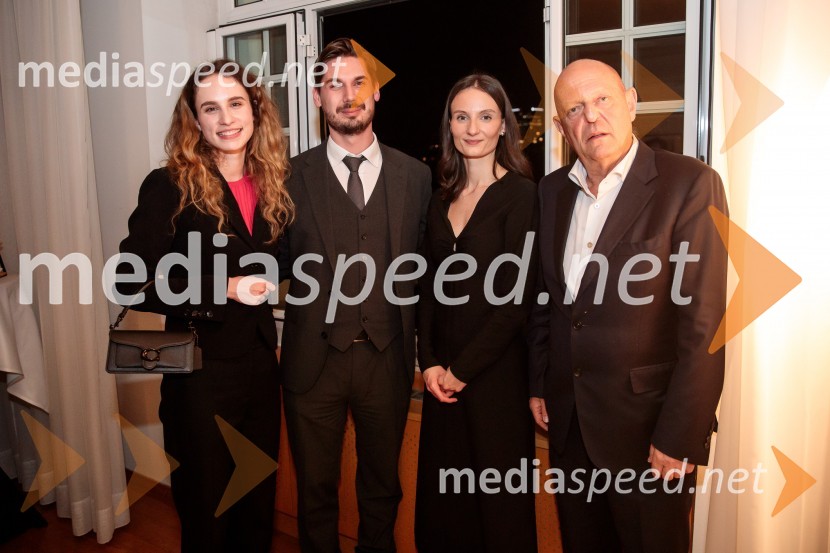  Nina Pollak, Odvetniška pisarna Senica & partnerji, d.o.o.;  Blaž Slavec, Odvetniška pisarna Senica & partnerji, d.o.o;  ... ;  Miro Senica, odvetnikSrečanje Alumni kluba Fundacije Parus