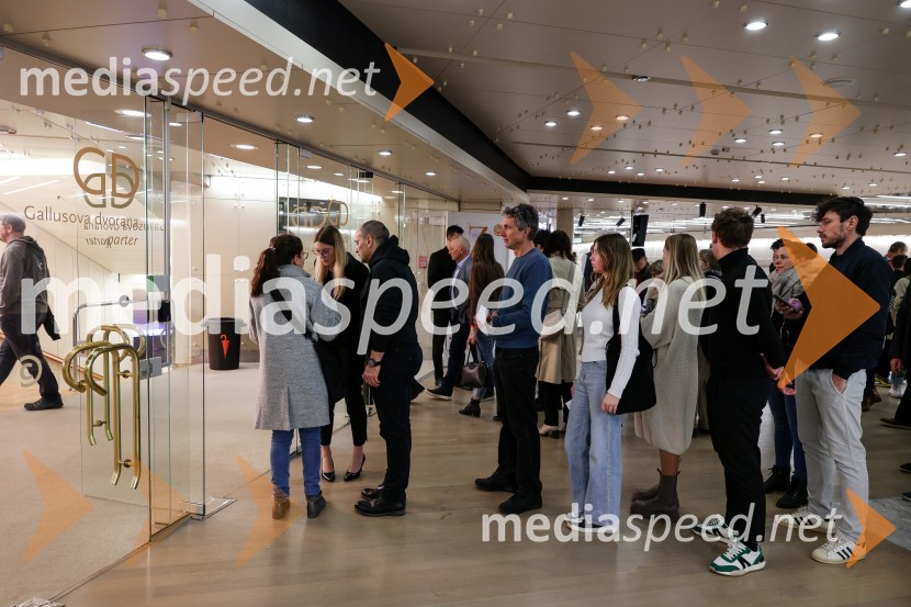 Sivo na sivem: predavanje dr. Slavoja Žižka in dr. Jureta Simonitija, Cankarjev dom