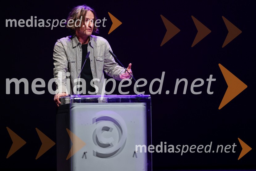 dr. Jure Simoniti, filozofSivo na sivem: predavanje dr. Slavoja Žižka in dr. Jureta Simonitija, Cankarjev dom