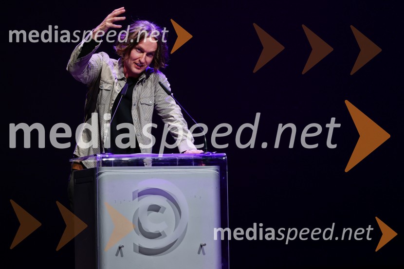 dr. Jure Simoniti, filozofSivo na sivem: predavanje dr. Slavoja Žižka in dr. Jureta Simonitija, Cankarjev dom