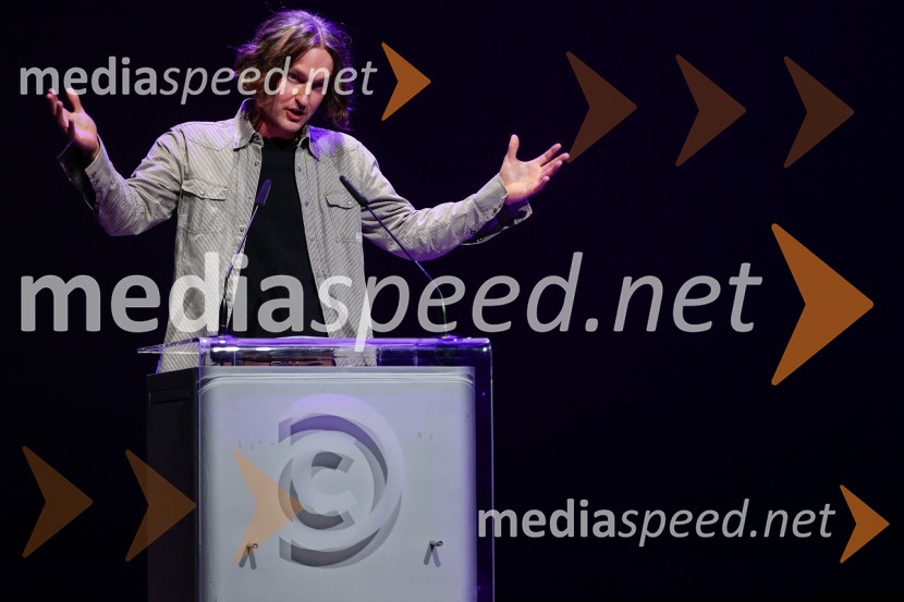 dr. Jure Simoniti, filozofSivo na sivem: predavanje dr. Slavoja Žižka in dr. Jureta Simonitija, Cankarjev dom