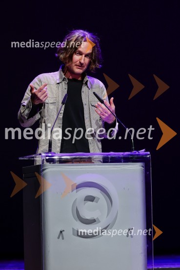 dr. Jure Simoniti, filozofSivo na sivem: predavanje dr. Slavoja Žižka in dr. Jureta Simonitija, Cankarjev dom