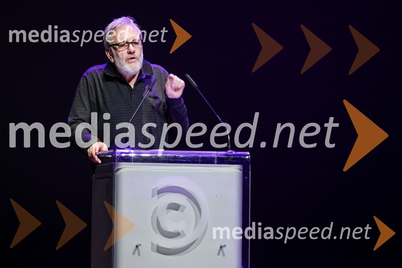 dr. Slavoj Žižek, filozofSivo na sivem: predavanje dr. Slavoja Žižka in dr. Jureta Simonitija, Cankarjev dom