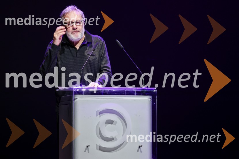 dr. Slavoj Žižek, filozofSivo na sivem: predavanje dr. Slavoja Žižka in dr. Jureta Simonitija, Cankarjev dom