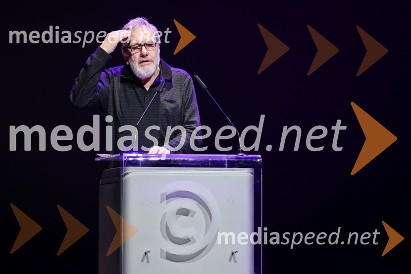 dr. Slavoj Žižek, filozofSivo na sivem: predavanje dr. Slavoja Žižka in dr. Jureta Simonitija, Cankarjev dom