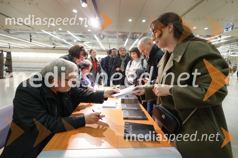 dr. Slavoj Žižek, filozofSivo na sivem: predavanje dr. Slavoja Žižka in dr. Jureta Simonitija, Cankarjev dom