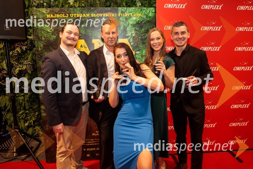  Gašper Muženič, skladatelj;  Dejan Babosek, režiser;  Darja Krhin, igralka;  Lea Cok, igralka;  Marko Plantan, igralecPremiera filma Jama v Cineplexx Ljubljana