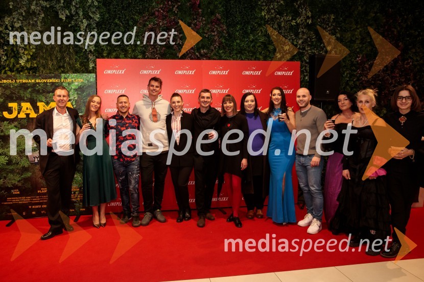 Dejan Babosek, režiser;  Lea Cok, igralka;  Dominik Đokić;  ... ;  ... ;  Marko Plantan, igralec;  ... ;  ... ;  Darja Krhin, igralka;  Jan Predan Zvonar, igralec;  ... ;  ... ;  ... Premiera filma Jama v Cineplexx Ljubljana