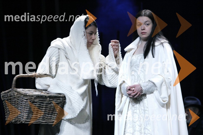 Minca Lorenci in Nina Ivanišin, igralkiPremiera drame Samorog v Slovenskem ljudskem gledališču Celje