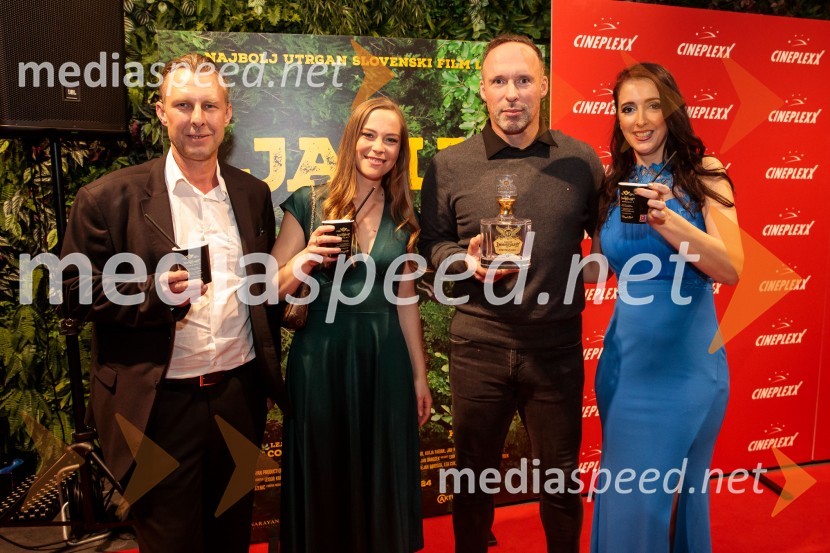  Dejan Babosek, režiser;  Lea Cok, igralka;  Robert Sobočan, Heaven & Hell Gin;  Darja Krhin, igralkaPremiera filma Jama v Cineplexx Ljubljana