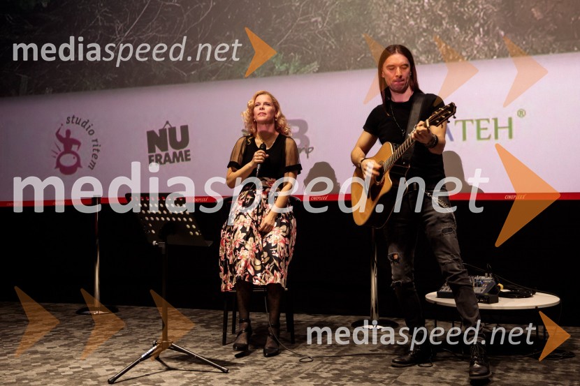  Anika Horvat, pevka;  Simon Šubic, glasbenikPremiera filma Jama v Cineplexx Ljubljana