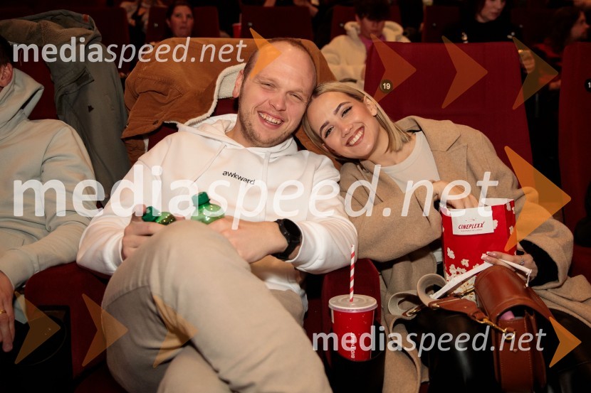  Rudi Sieger, Radio Akrual;  Maja Tasić, voditeljica, Best FM SlovenijaPremiera filma Jama v Cineplexx Ljubljana