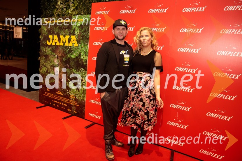  Klemen Bunderla, radijski voditelj, radio Aktual;  Anika Horvat, pevkaPremiera filma Jama v Cineplexx Ljubljana