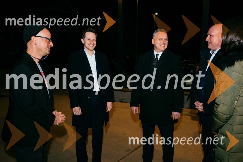  Miha Golob, upravnik in umetniški vodja, SLG Celje;  Matija Kovač, župan, MO Celje; mag. Bojan Kumer, minister za infrastrukturo;  Boris Goličnik, župan, Občina ŠoštanjSlavnostno obeležje 80. obletnice smrti Karla Destovnika - Kajuha