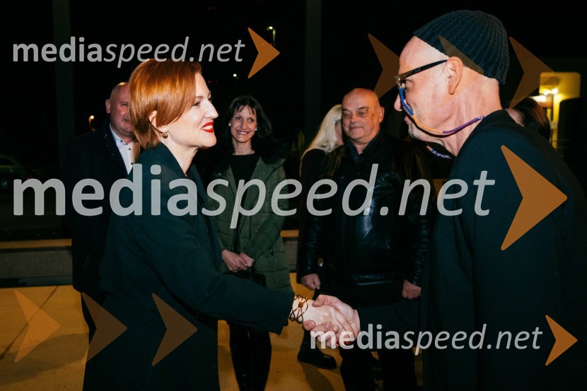 dr. Asta Vrečko, ministrica za kulturo;  Miha Golob, upravnik in umetniški vodja, SLG CeljeSlavnostno obeležje 80. obletnice smrti Karla Destovnika - Kajuha