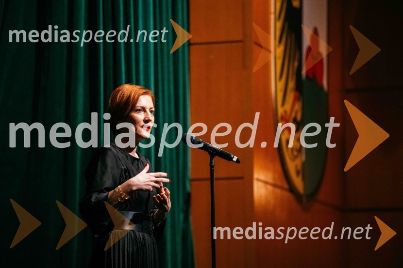 dr. Asta Vrečko, ministrica za kulturoSlavnostno obeležje 80. obletnice smrti Karla Destovnika - Kajuha