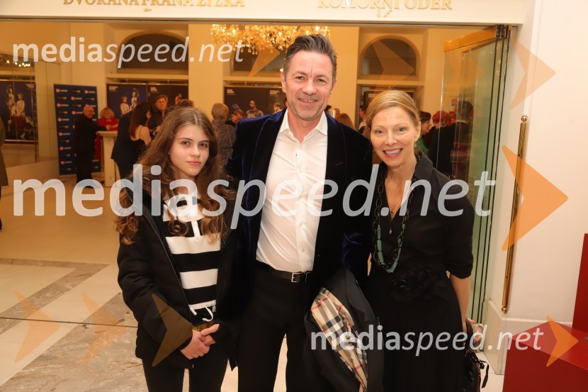  ... ;  ... ;  Nataša Matjašec Rošker, igralkaPremiera Puccinijeve opere Lastovka v Operi in Baletu Slovenskega narodnega gledališča Maribor