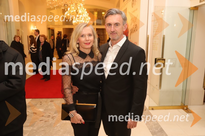  Alenka  Lukić, prof. za oblikovanje na Srednji šoli za oblikovanje MB;  Marko Lukić, lastnik in direktor družbe Lumar IGPremiera Puccinijeve opere Lastovka v Operi in Baletu Slovenskega narodnega gledališča Maribor