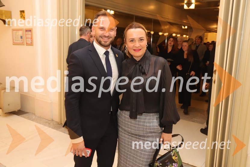  David  Klobasa, župan Občine Sveta Trojica in podjetnik;  Zekira Marković, Kulturno društvo MariBorke, lastnica restavracije Baščaršija in SarajevoPremiera Puccinijeve opere Lastovka v Operi in Baletu Slovenskega narodnega gledališča Maribor